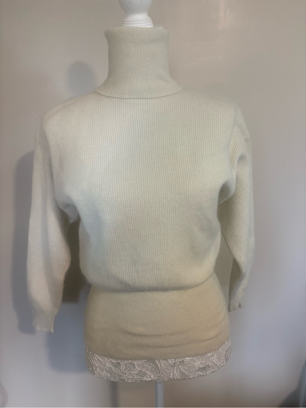 Vintage Cream Turtleneck Sweater Ribbed Waist Pullover
